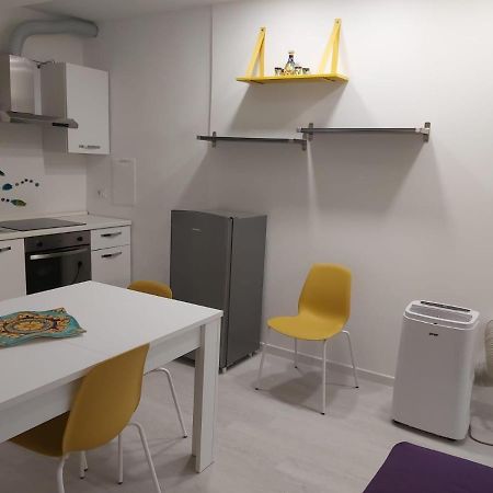 Holiday House Fieravecchia Salerno Bagian luar foto