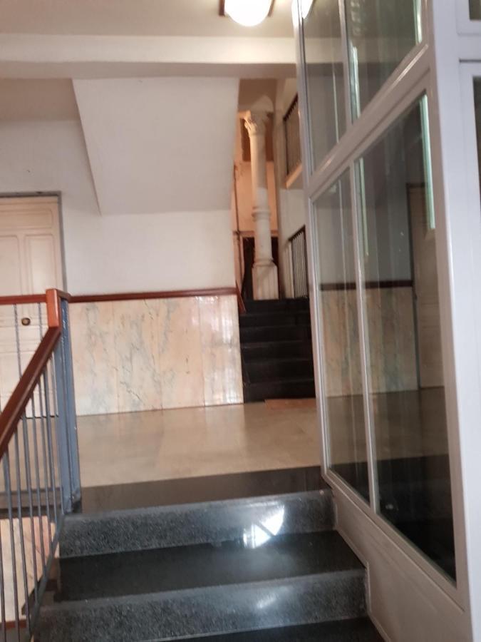 Holiday House Fieravecchia Salerno Bagian luar foto