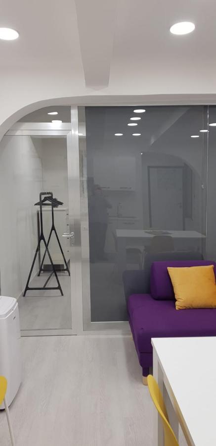 Holiday House Fieravecchia Salerno Bagian luar foto